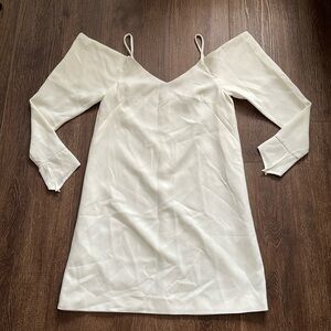 Caara Cold shoulder dress XS